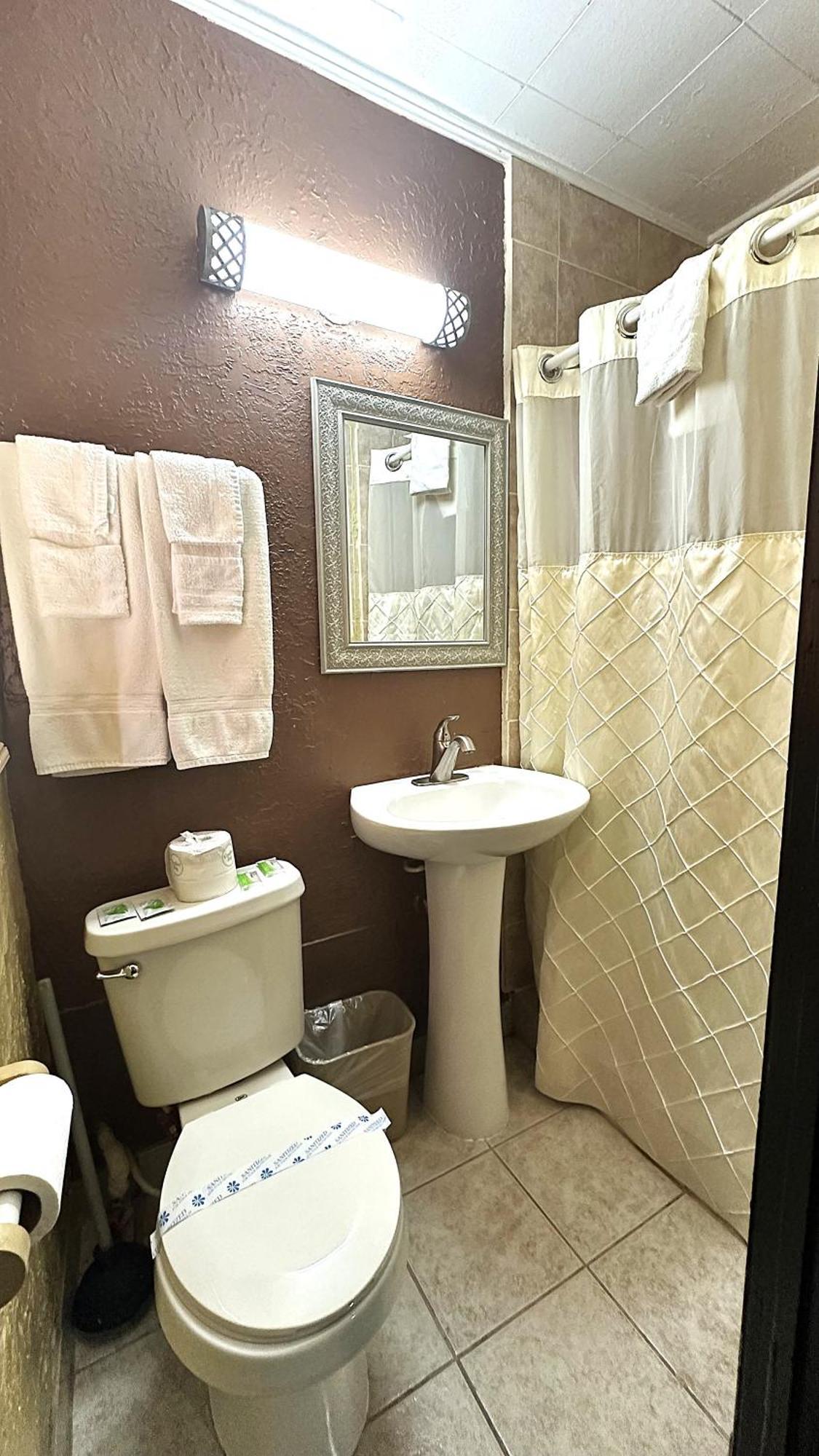Relax Inn Vinita Экстерьер фото